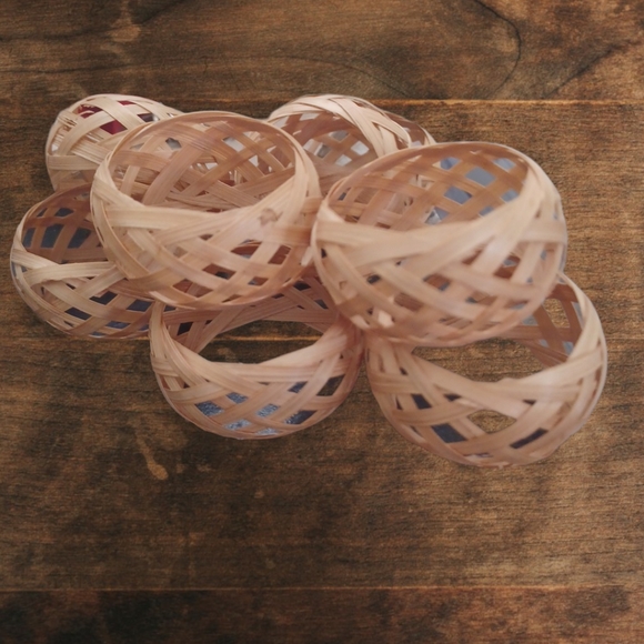 Vintage Wicker Napkin Rings - Picture 1 of 6